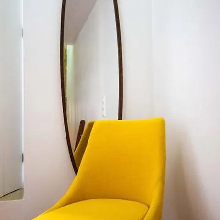 Vintage Chic With Terrace Garden & Air Con Appartamento *