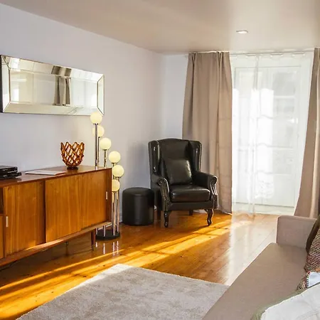 Vintage Chic With Terrace Garden & Air Con Apartament